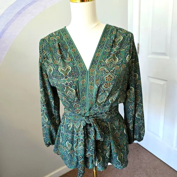 Max Studio | Medium | Green Paisley Clinched Tie Waisted Top - Picture 1 of 13